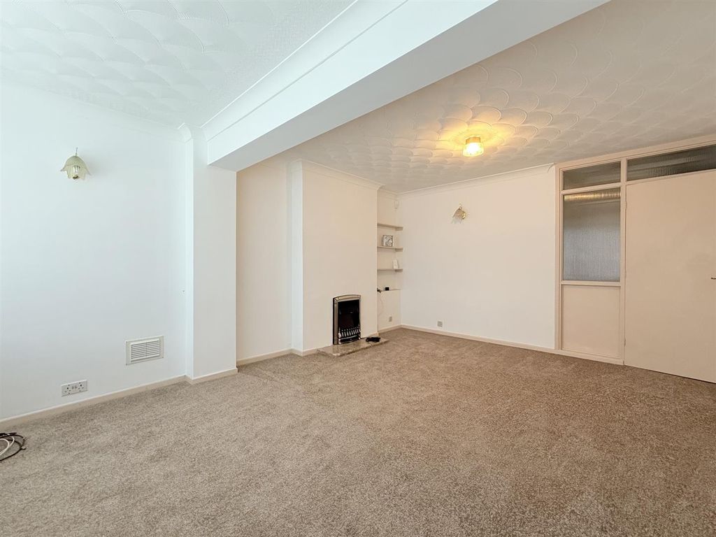 Property photo 2 of 12 Living Room
