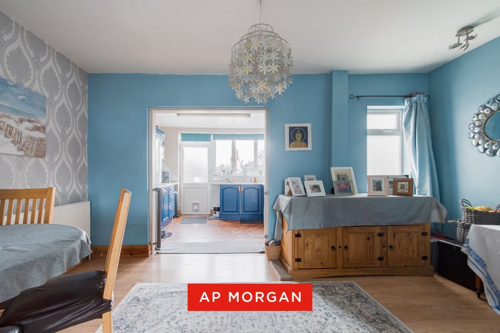 Property photo 3 of 13 Picture No. 10