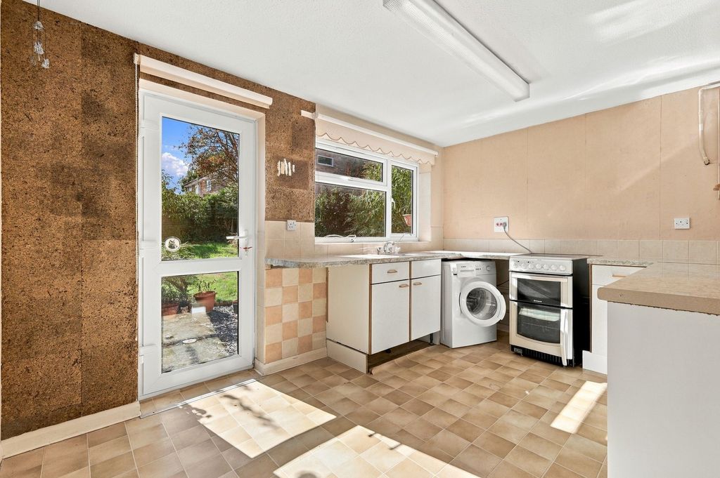 Property photo 3 of 13