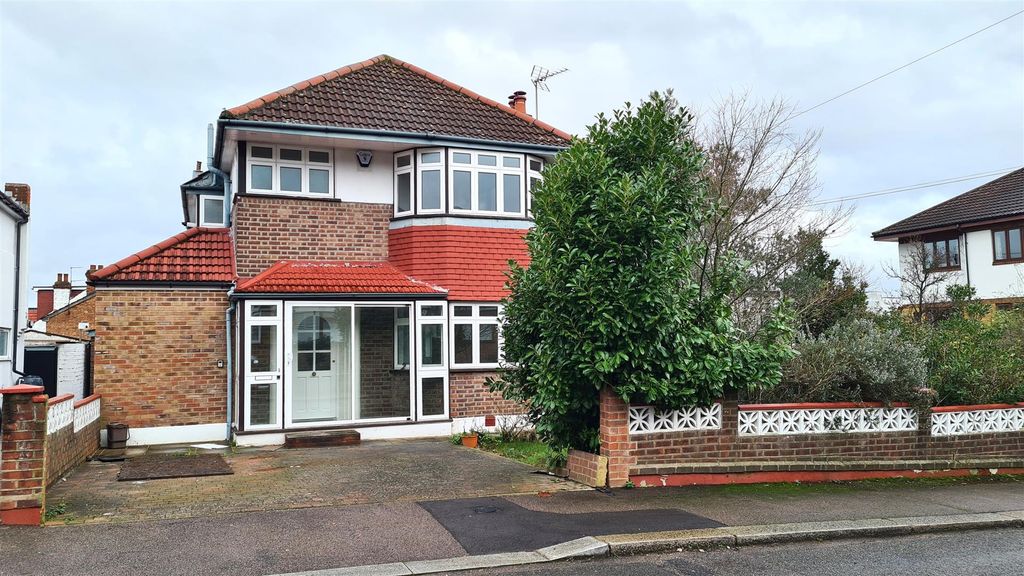 Property photo 1 of 32