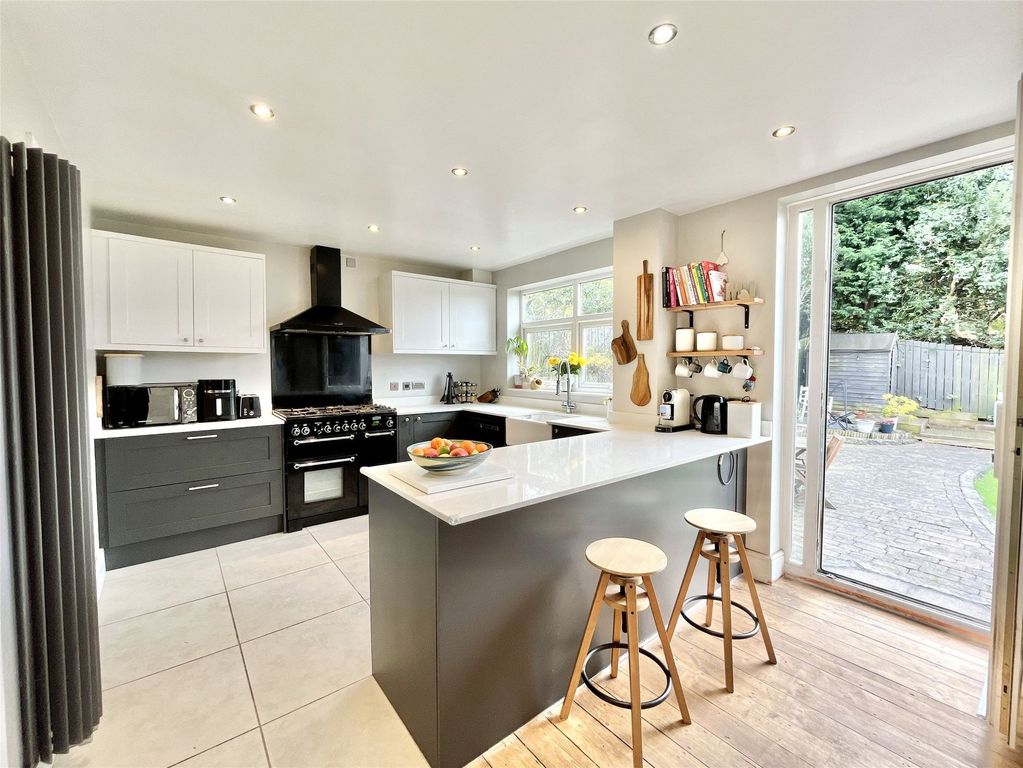 Property photo 2 of 14 Dining Kitchen