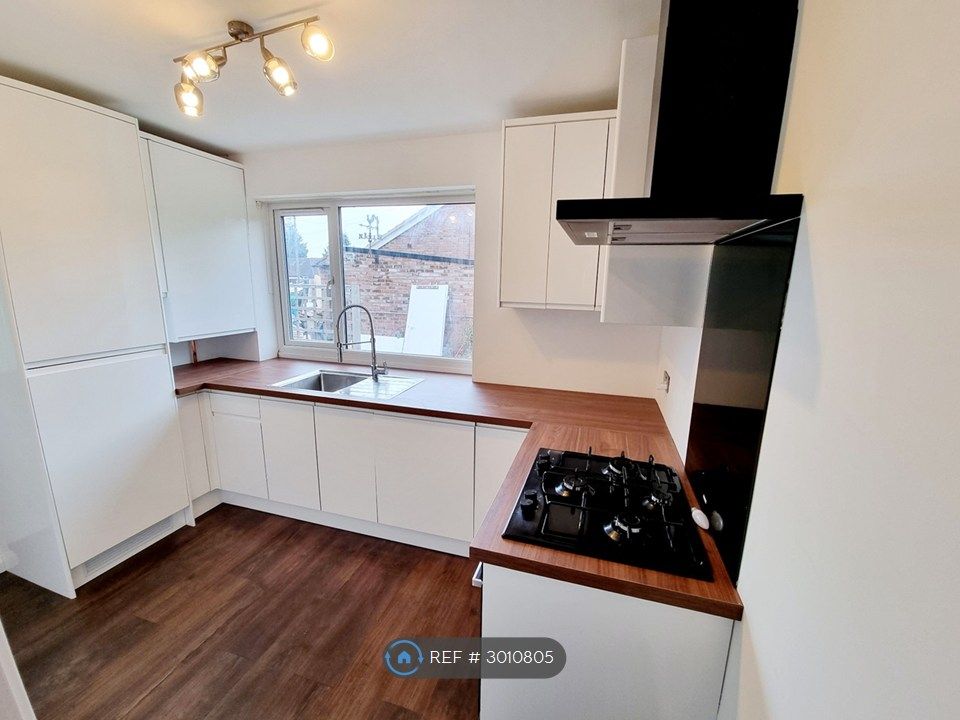 Property photo 1 of 6 Kitchen