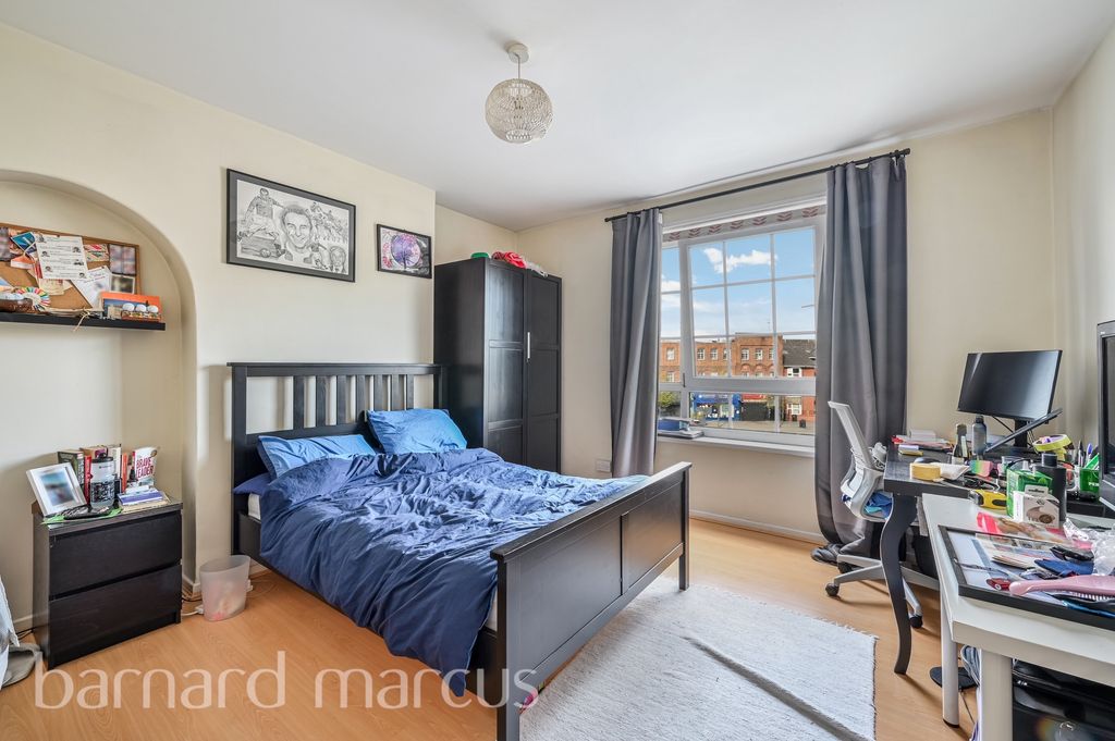 Property photo 3 of 7 Bedroom