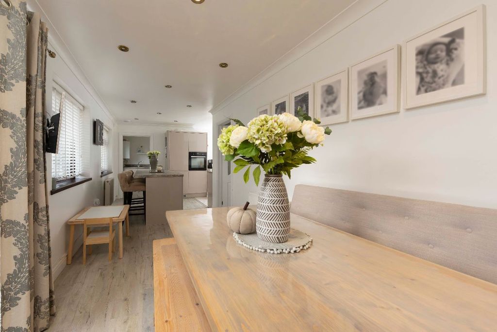 Property photo 2 of 47