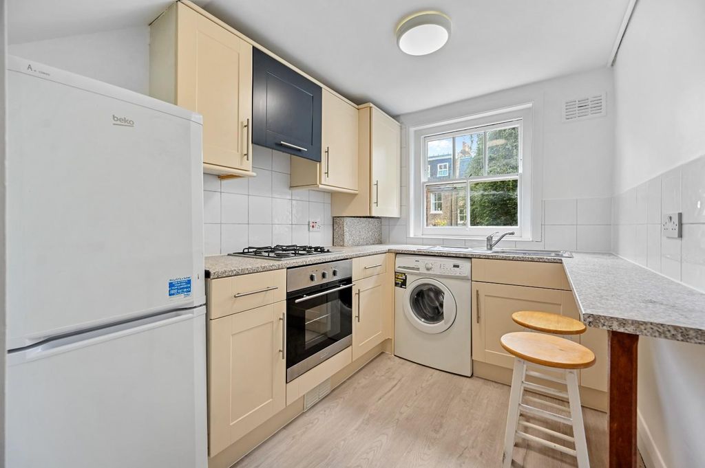 Property photo 2 of 7 Rcfbl- Addison Gardens- Kitchen 3 (1).Jpg