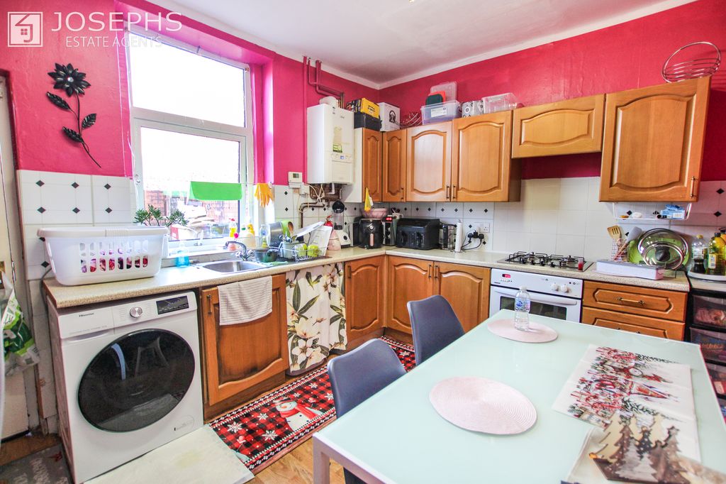 Property photo 2 of 6