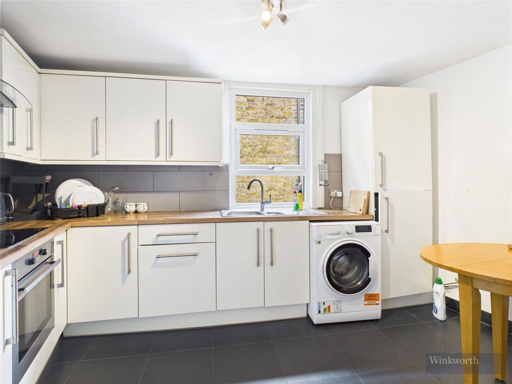 Property photo 2 of 7 Picture No. 11