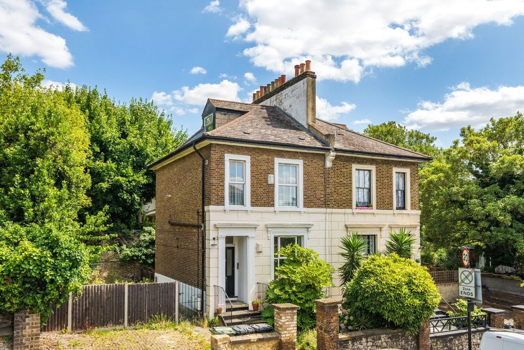 Property photo 1 of 10 External