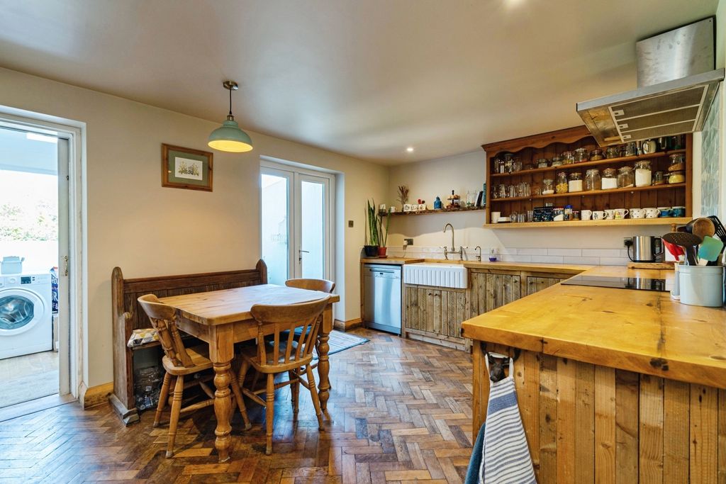 Property photo 2 of 15 Pbox-Img.Jpg