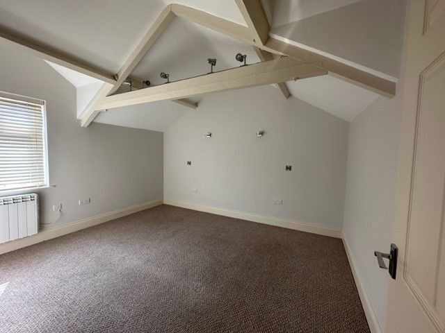 Property photo 3 of 8 Photo 11