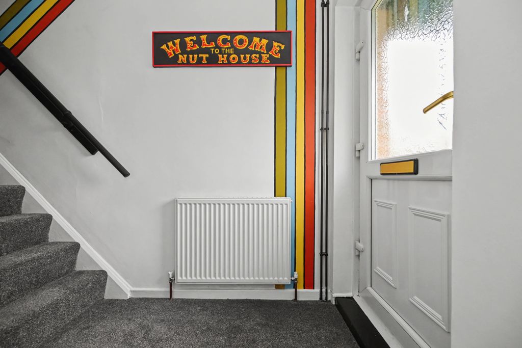 Property photo 2 of 22