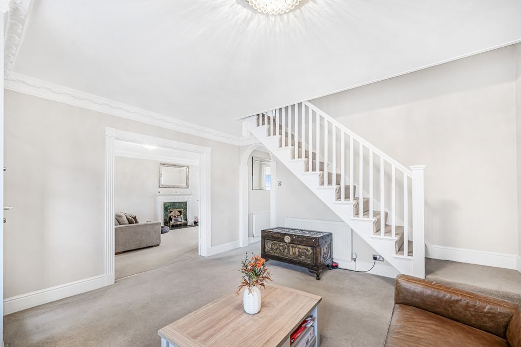 Property photo 3 of 24