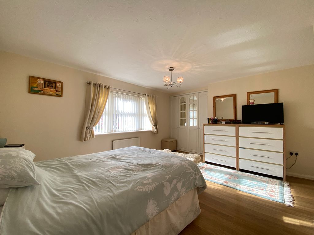 Property photo 3 of 28