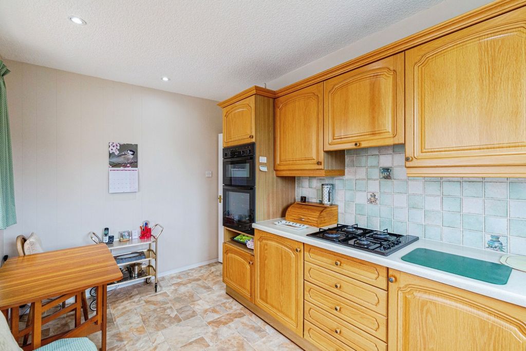 Property photo 3 of 17 Photo