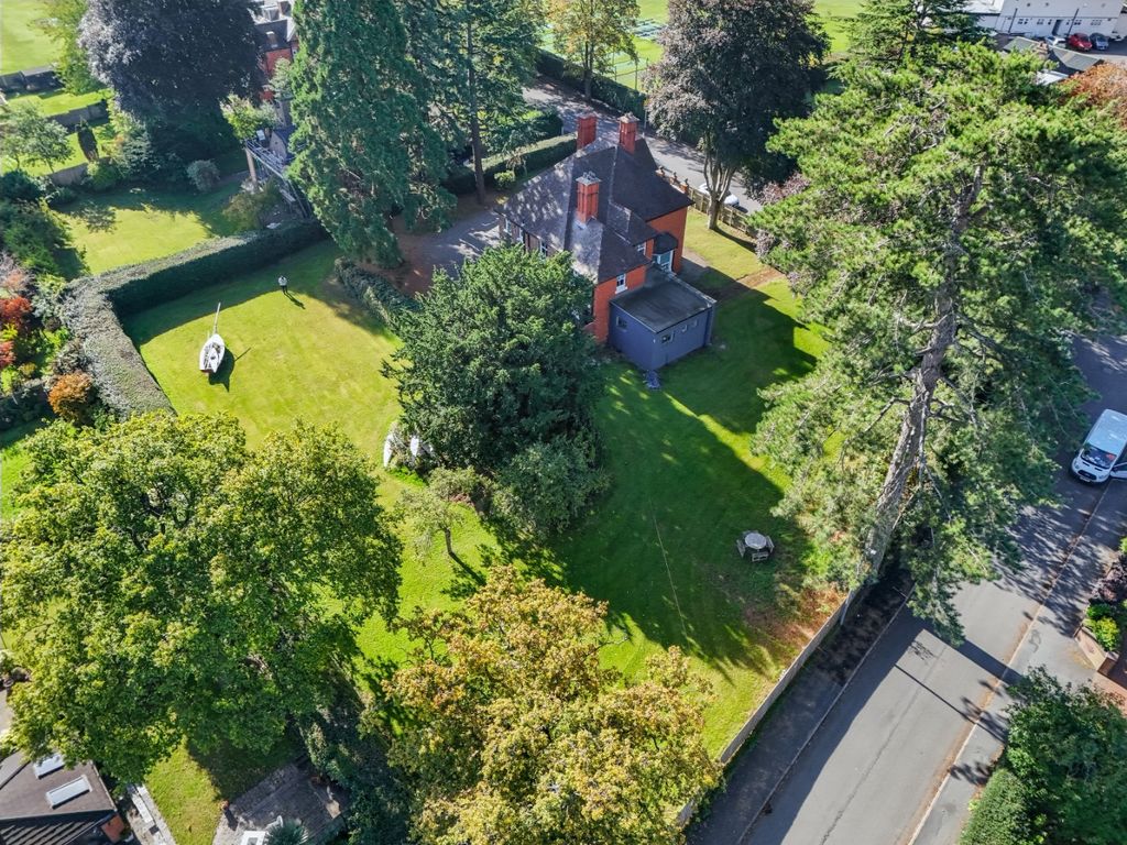 Property photo 3 of 27 4563974