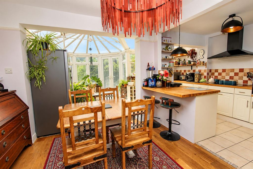 Property photo 3 of 23 Din B.Jpg