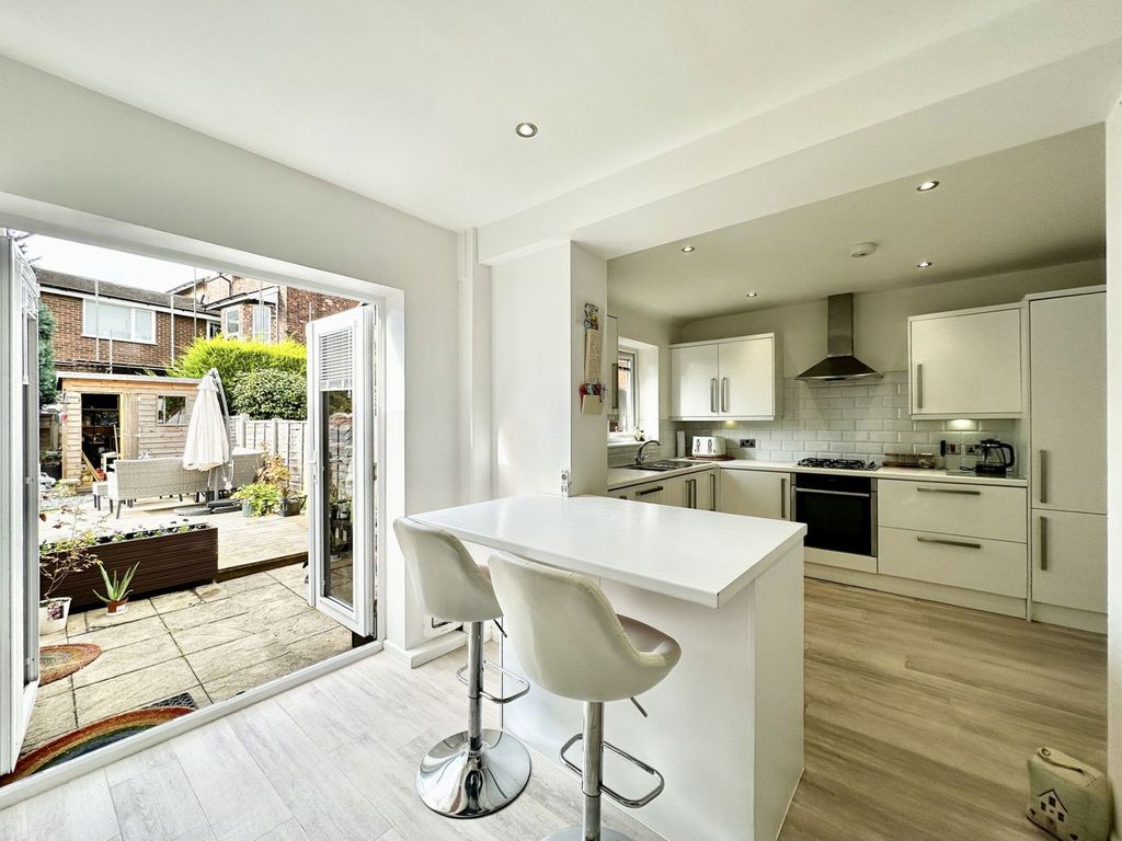 Property photo 2 of 37