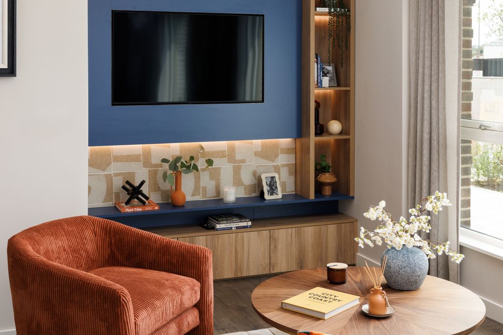 Property photo 3 of 8 Lounge