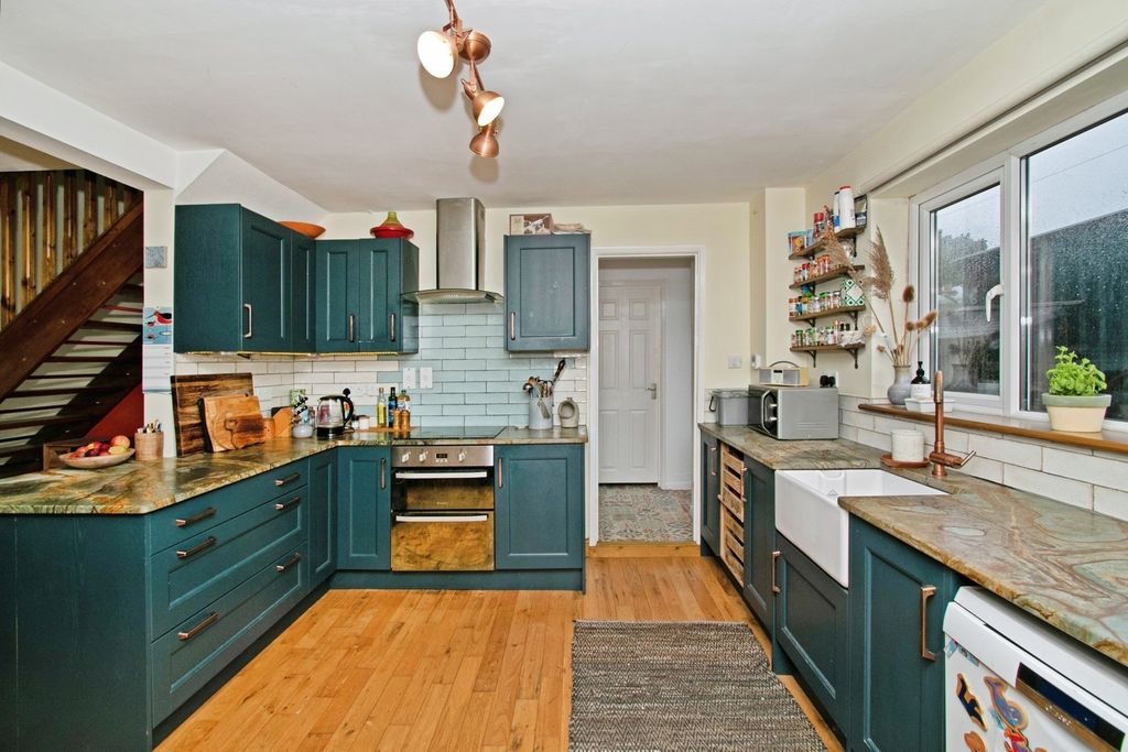 Property photo 3 of 18 Photo
