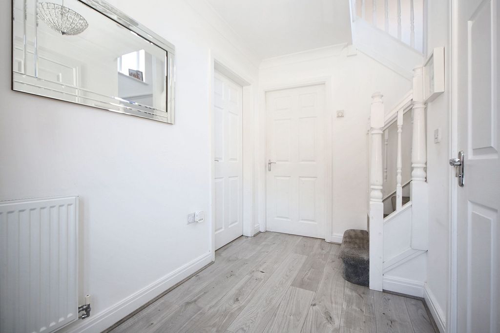 Property photo 3 of 23