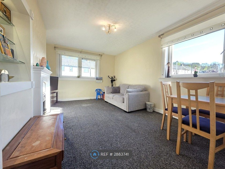 Property photo 1 of 12 Living Room