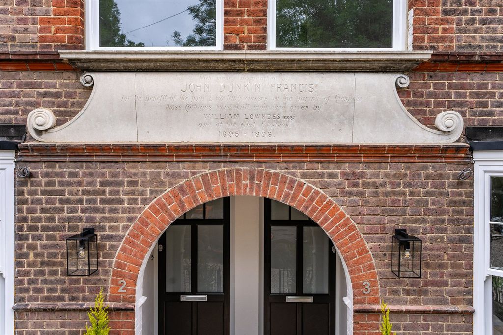 Property photo 2 of 16 Entrance