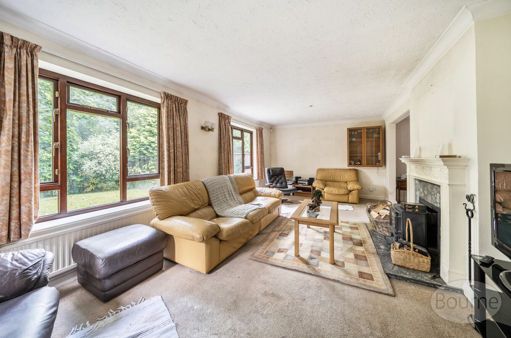 Property photo 2 of 18 F99959Fe-A193-442...