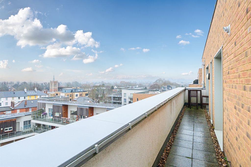 Property photo 3 of 12