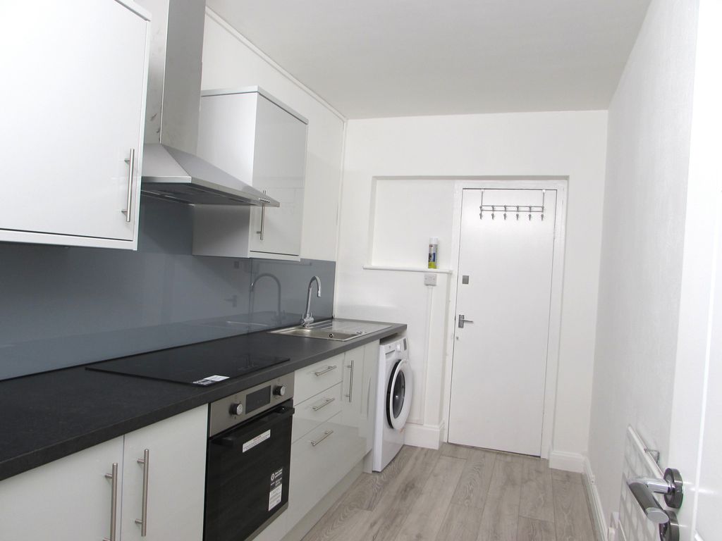 Property photo 1 of 5 Kenton Lane, Harrow, Middlesex Ha3