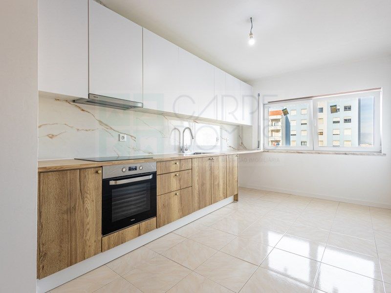 Property photo 1 of 68