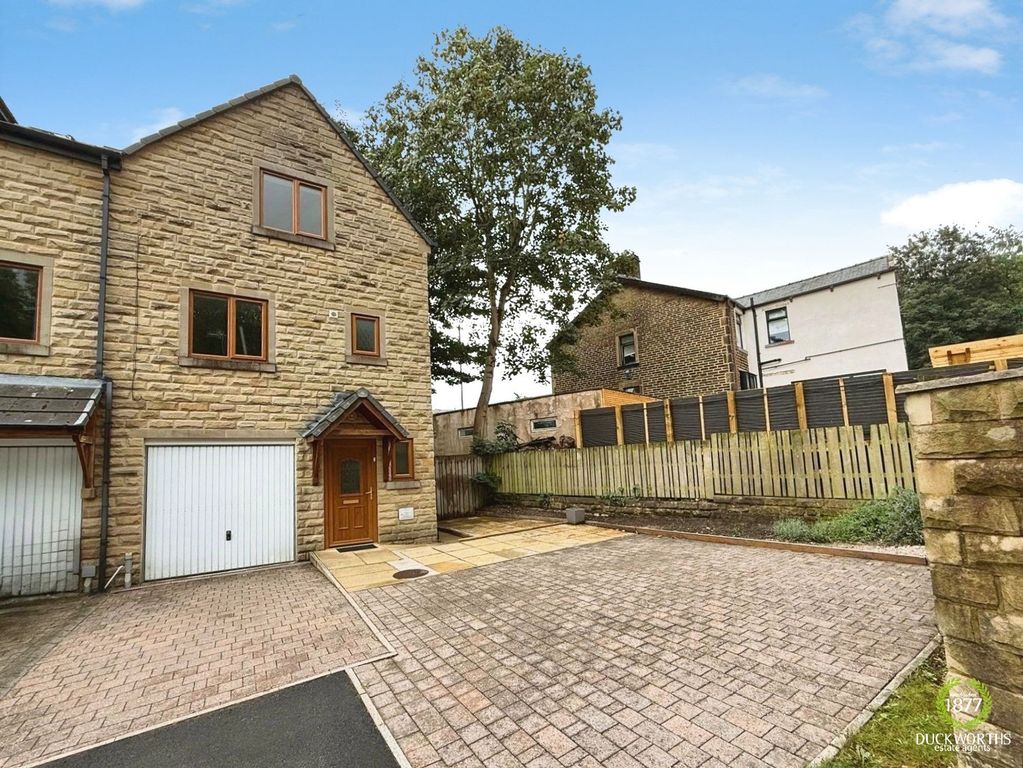 Property photo 1 of 21
