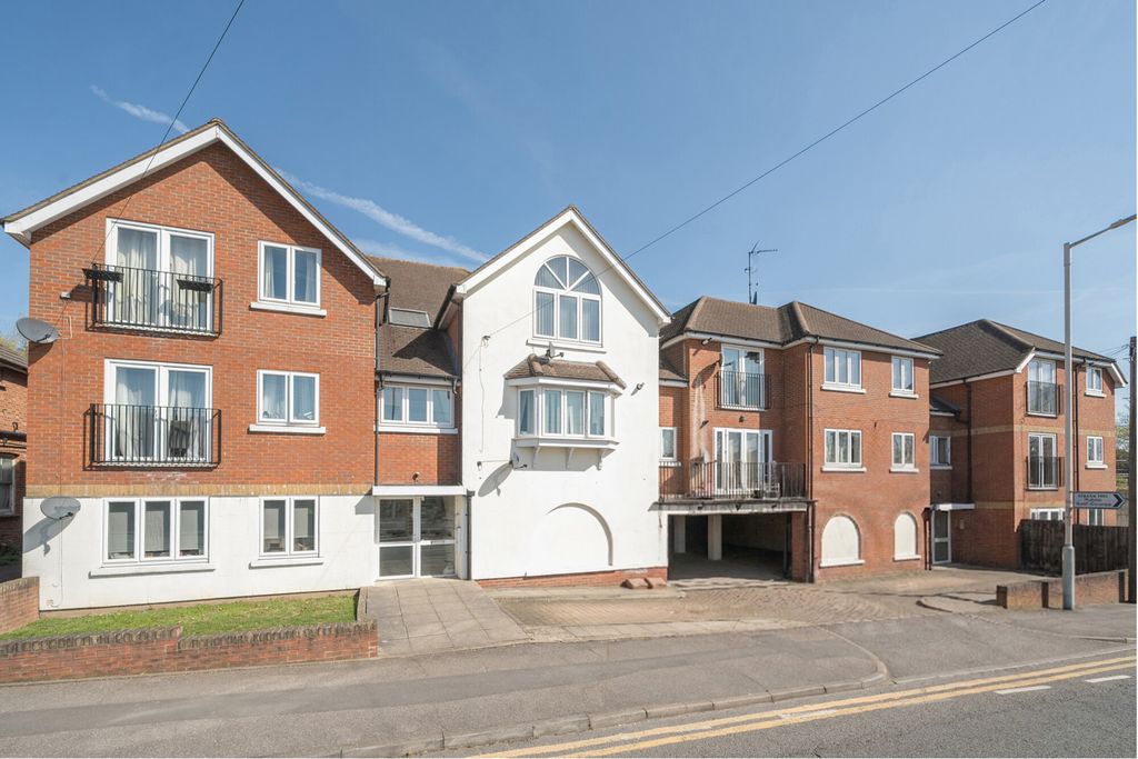 Property photo 1 of 18 1440133-16-69d634...