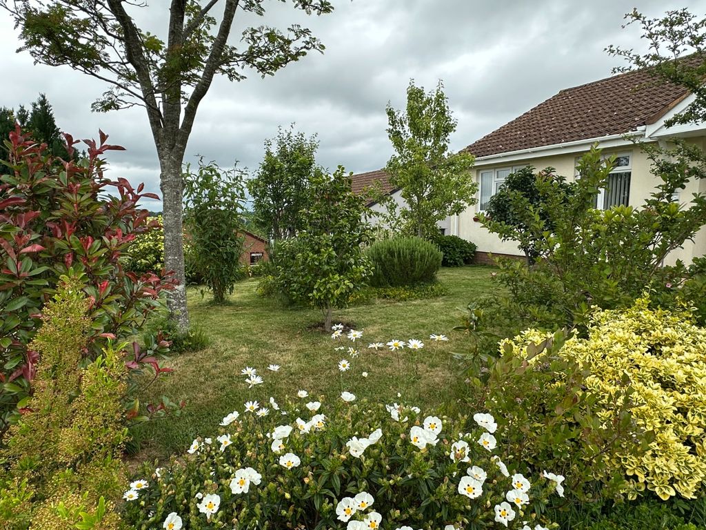 Property photo 2 of 25 5257921