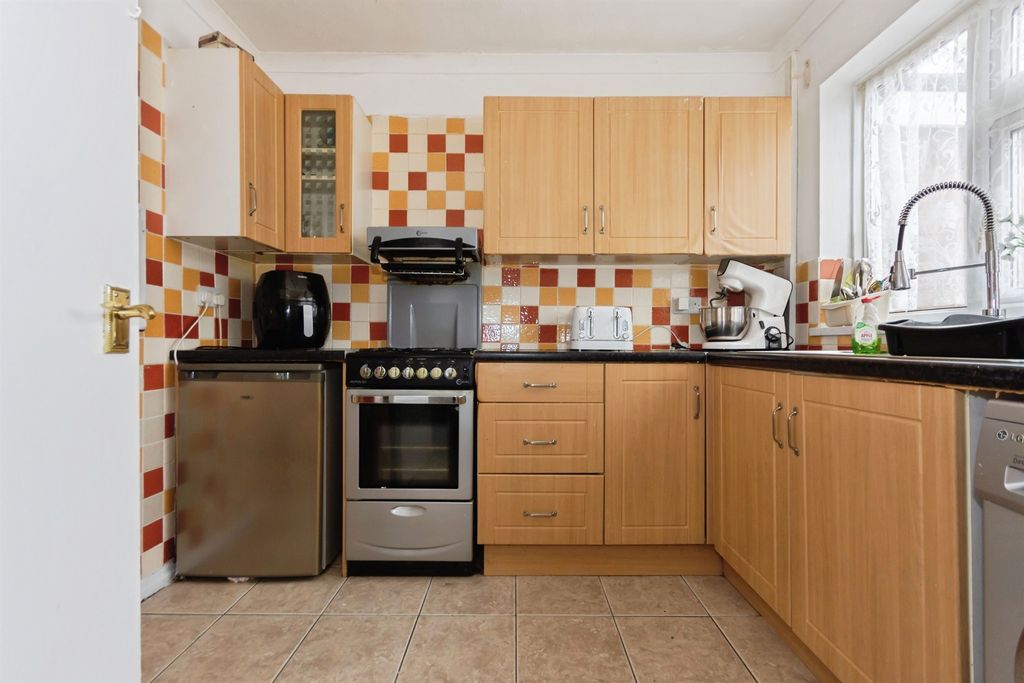 Property photo 3 of 16