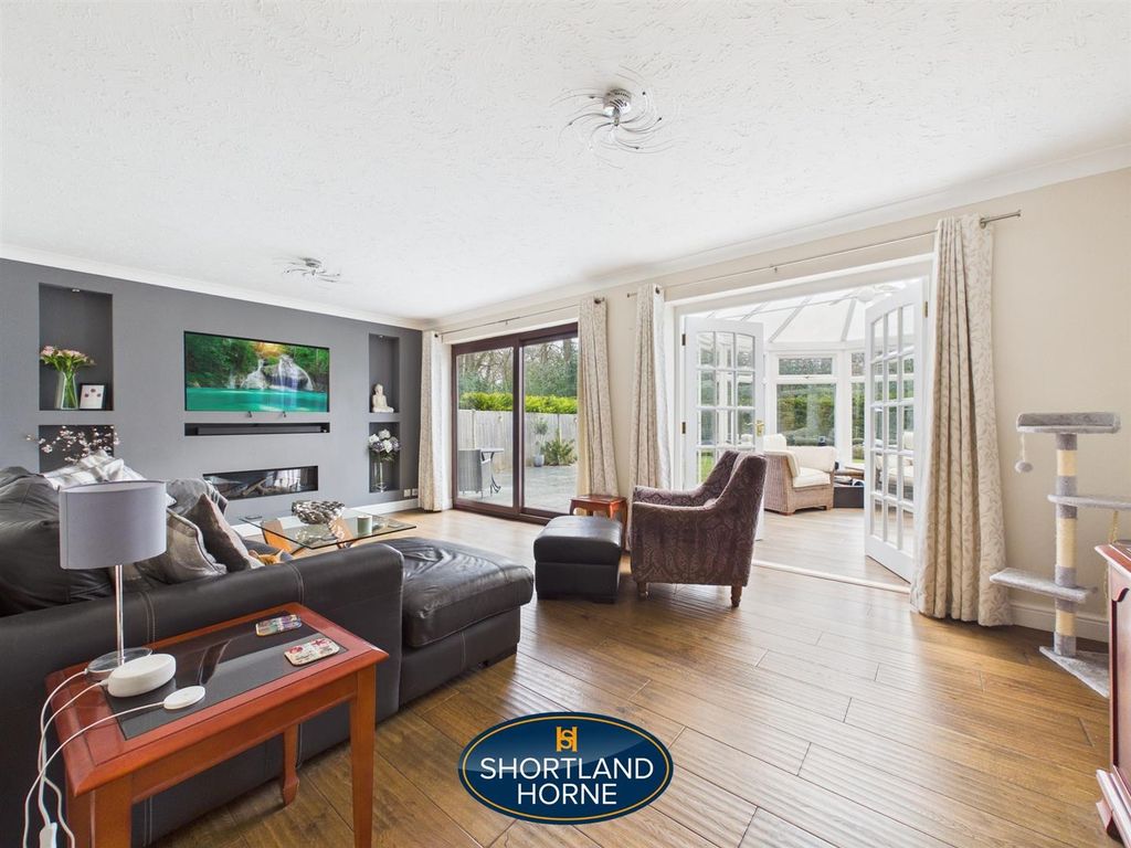 Property photo 3 of 39 Cam04377G0-Pr0174-Still019.Jpg