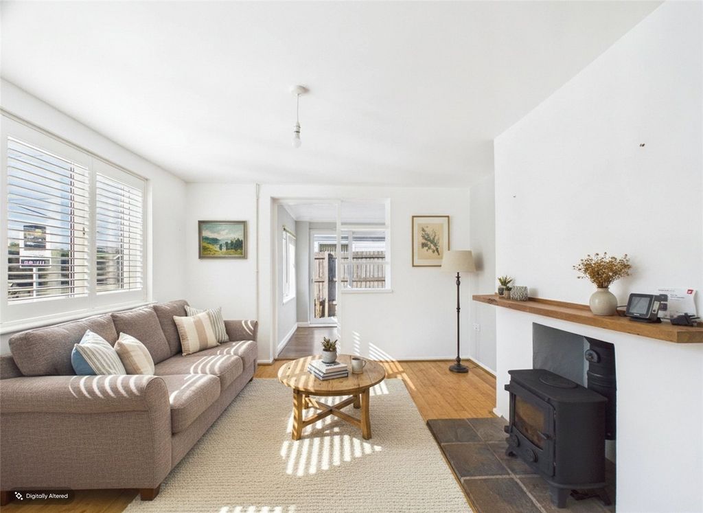 Property photo 3 of 19 Living Room - Digi