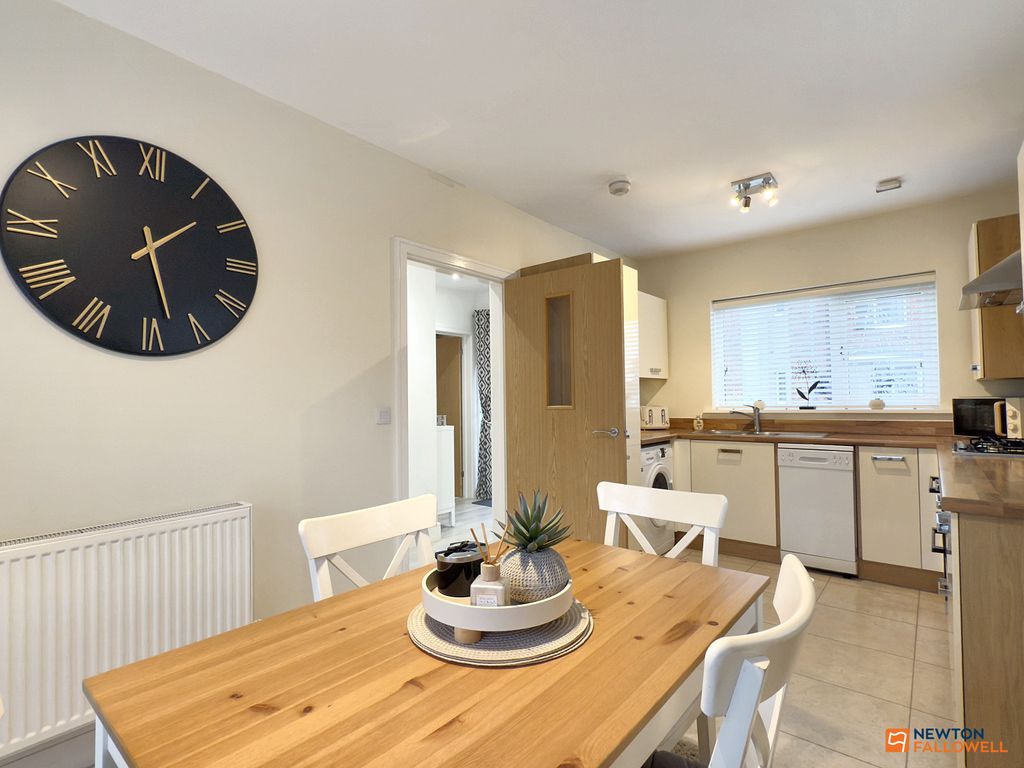 Property photo 2 of 34