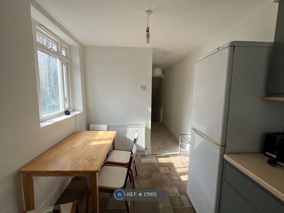 Property photo 3 of 10 Kitchen/Diner