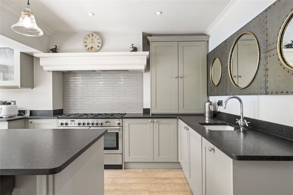 Property photo 2 of 11 Picture No. 06