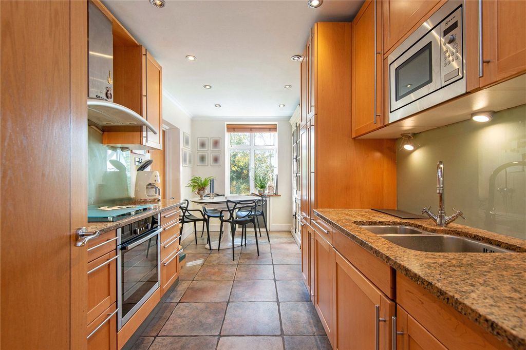 Property photo 2 of 15 Picture No. 18