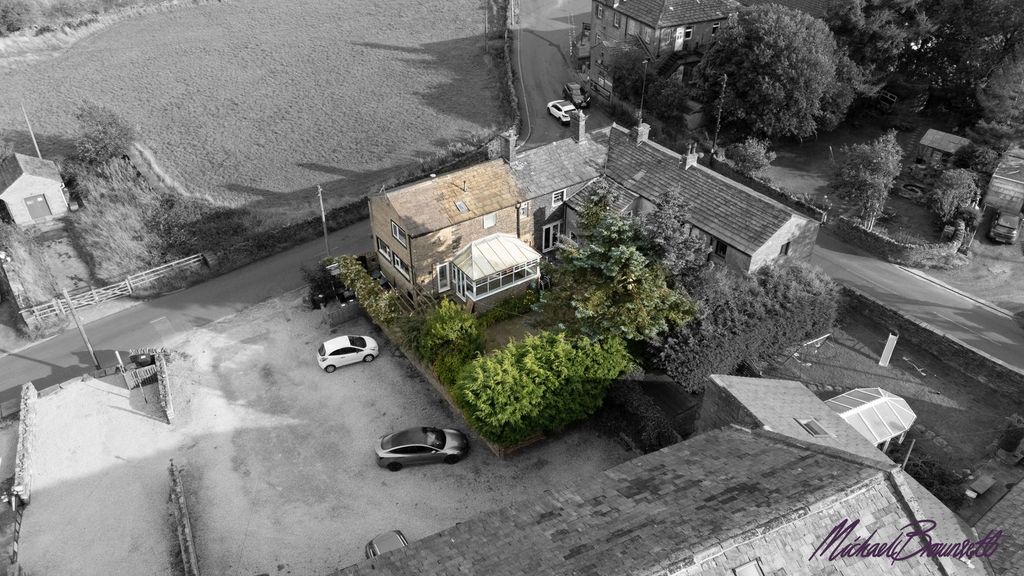 Property photo 2 of 33