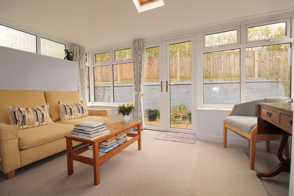 Property photo 3 of 16 Img_23977