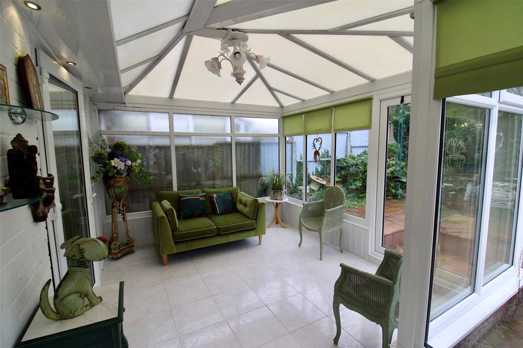 Property photo 3 of 24 Conservatory