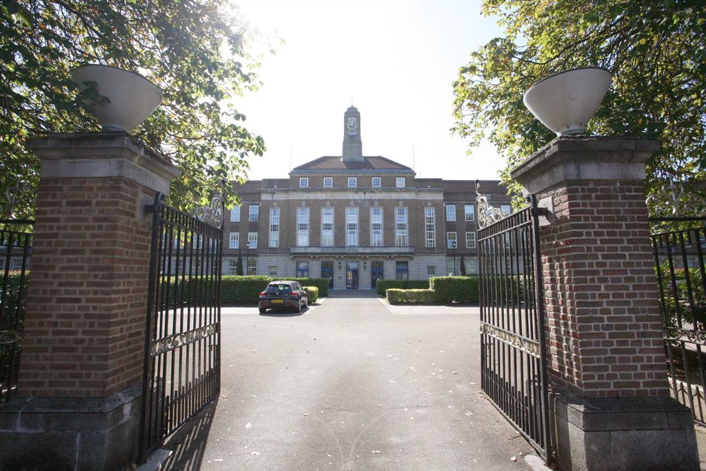 Property photo 1 of 12