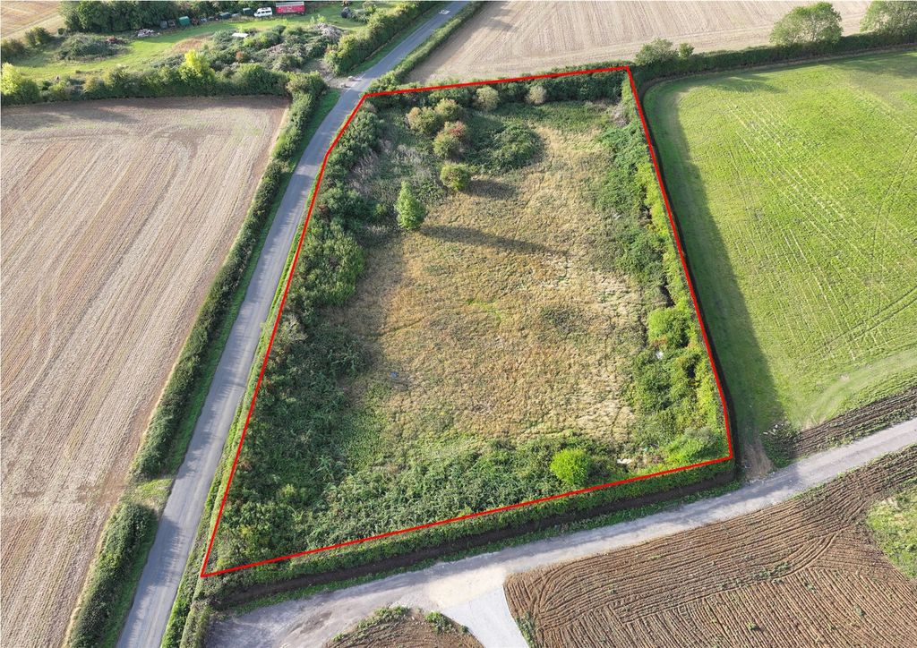 Property photo 1 of 7 Photo 6