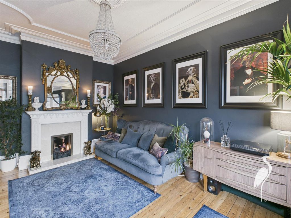 Property photo 2 of 46 Lounge