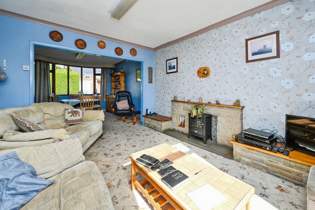 Property photo 3 of 17 Photo