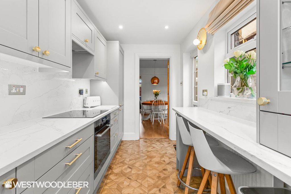 Property photo 3 of 17 Northroad_22.Jpg