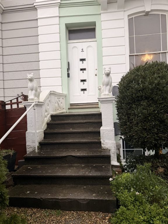 Property photo 1 of 6