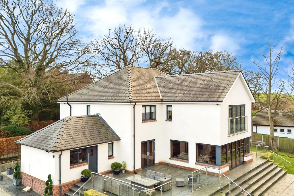 Property photo 1 of 17 External